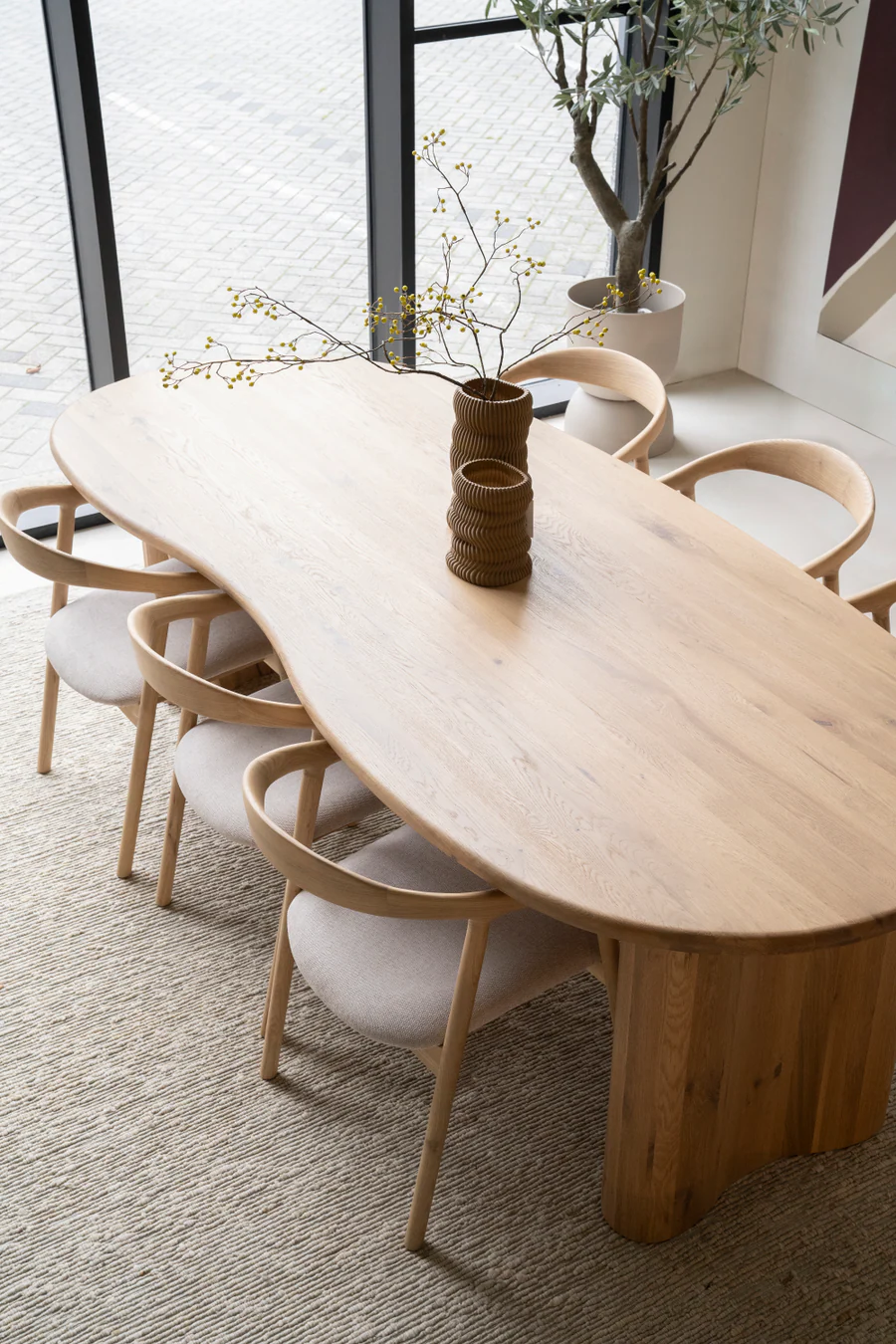 THOMAS - DINING TABLE