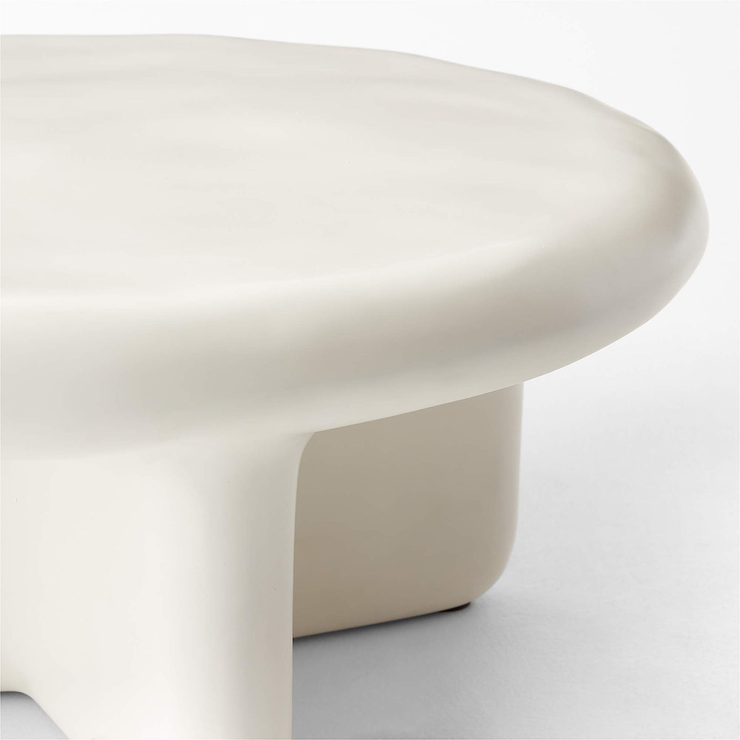 WESTON - Round Ivory Resin Coffee Table