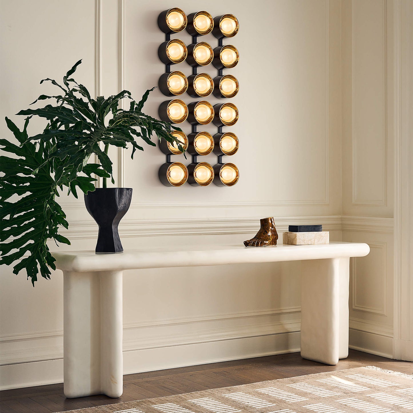 ELANOR - Ivory Resin Console Table