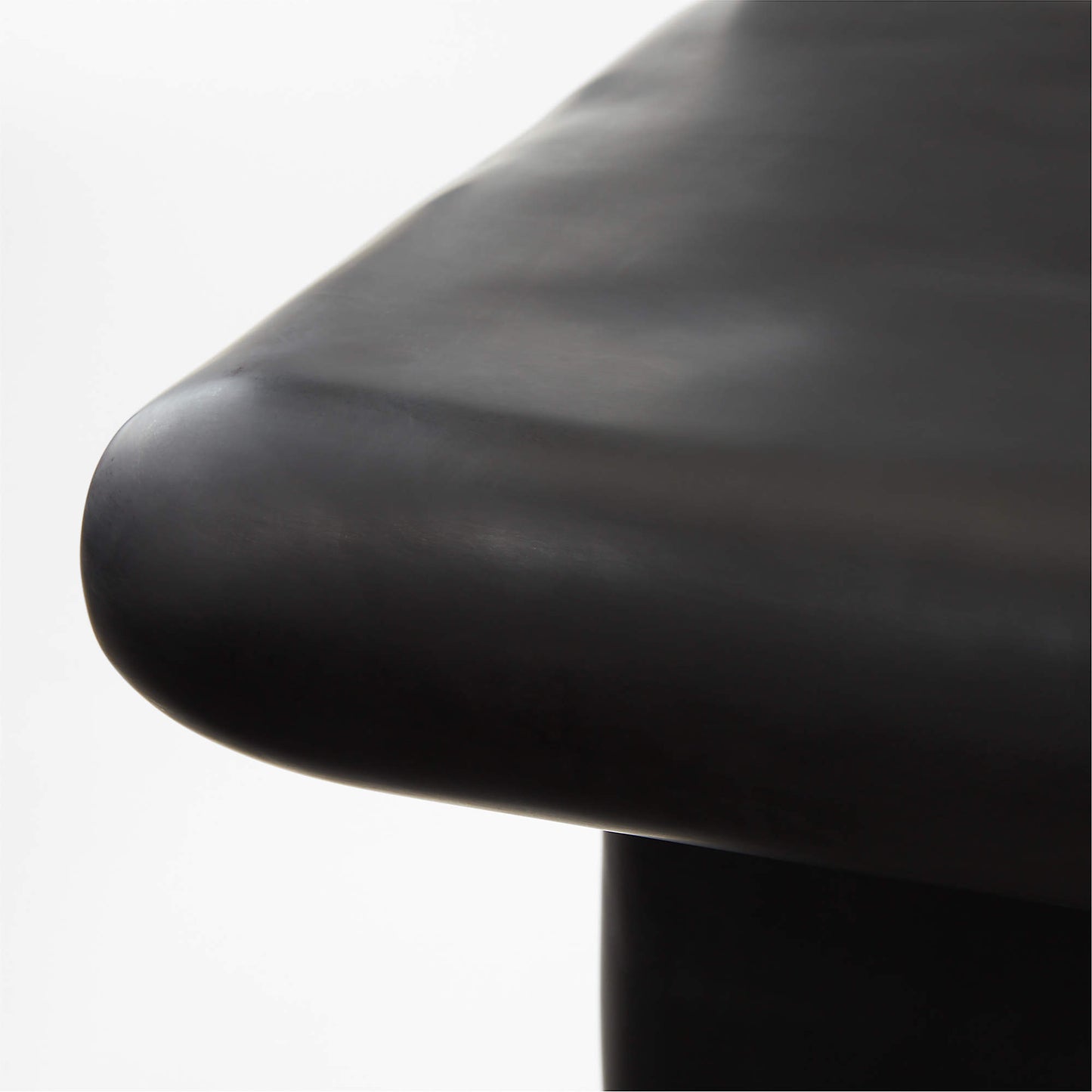 ELANOR - Ivory Resin Console Table