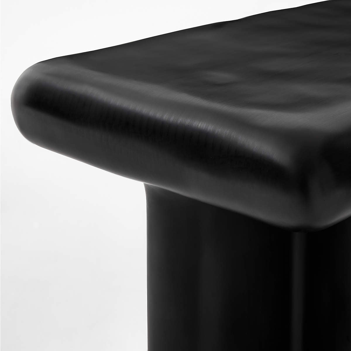 ELANOR - Ivory Resin Console Table